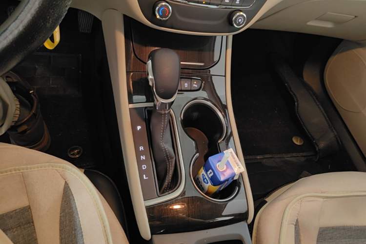 Used Buick Verano 2018 Sedan 15S Automatic Leading Model Gear Lever