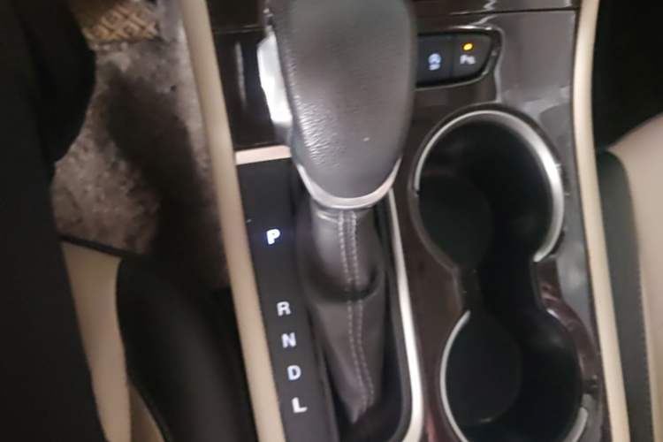 Used Buick Verano 2018 Sedan 15S Automatic Leading Model Gear Lever