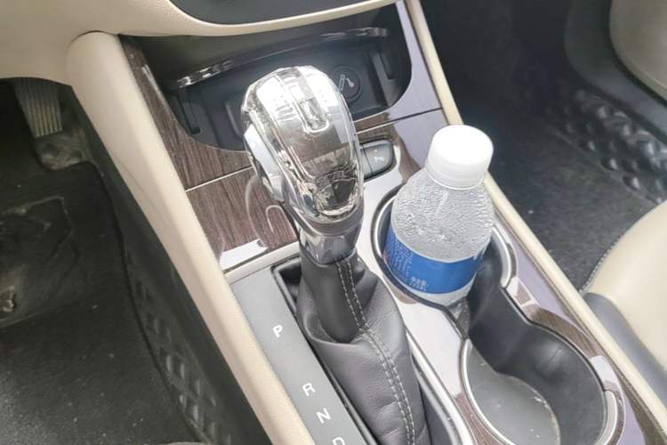 Used Buick Verano 2018 Sedan 15S Automatic Leading Model Gear Lever