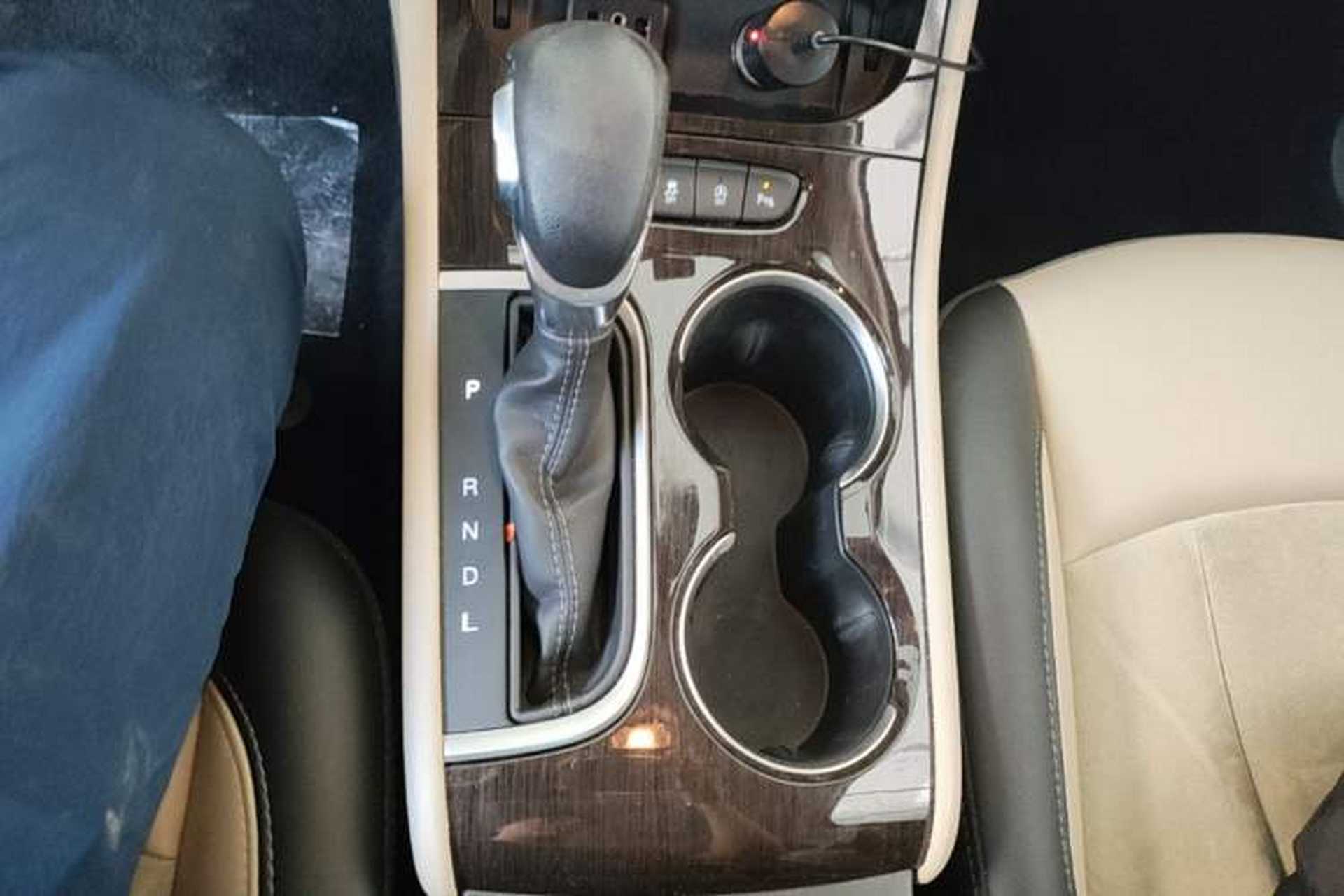 Used Buick Verano 2018 Sedan 15S Automatic Leading Model Gear Lever
