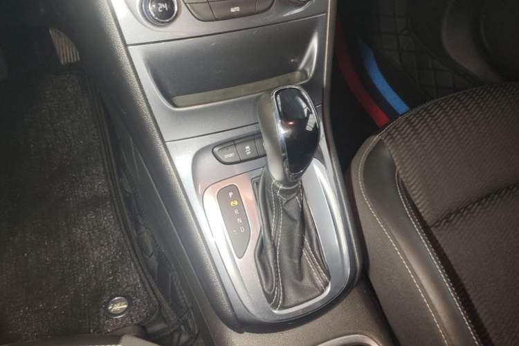 Used Buick Verano 2018 Hatchback 15S Automatic Leading Model Gear Lever