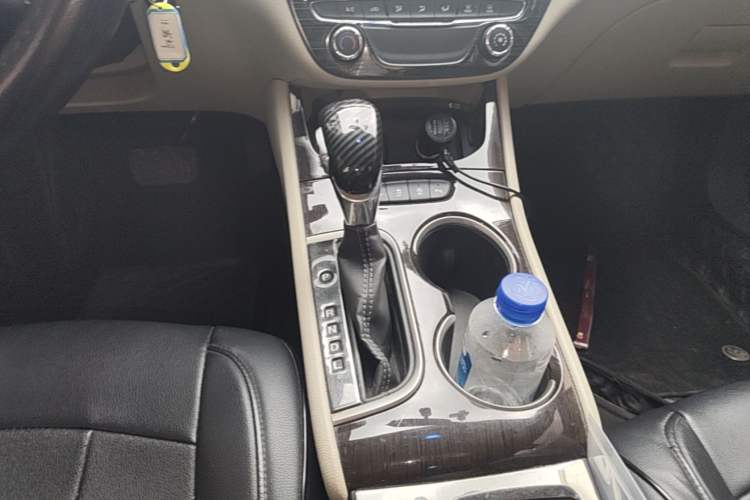 Used Buick Verano 2018 Sedan 15S Automatic Leading Model Gear Lever