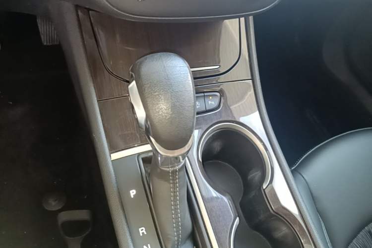 Used Buick Verano 2018 Sedan 15S Automatic Entry Model Gear Lever