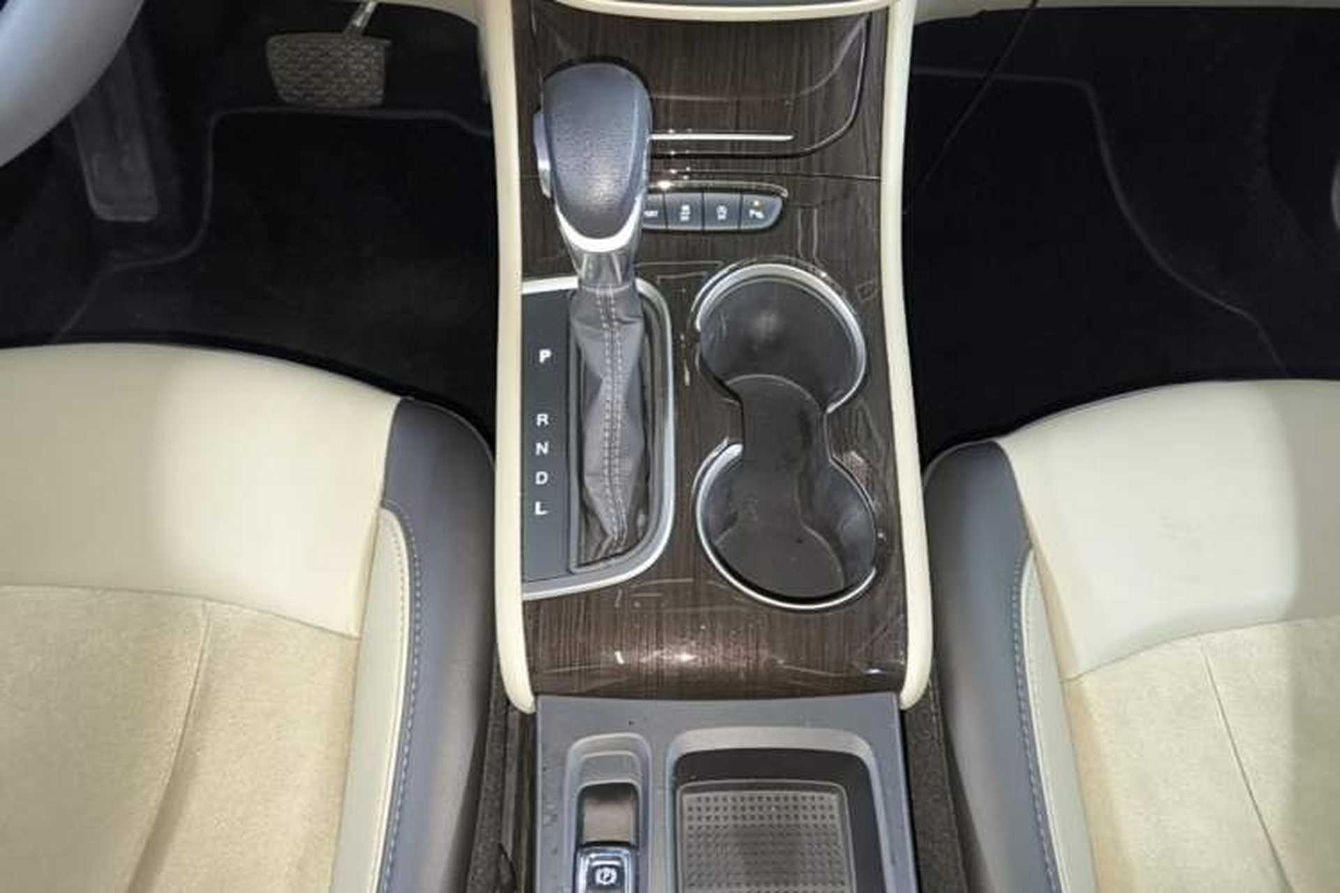 Used Buick Verano 2018 Sedan 15S Automatic Leading Model Gear Lever
