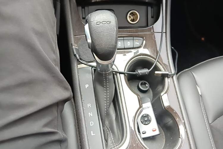 Used Buick Verano 2018 Sedan 20T Dual-Clutch Elite Model Gear Lever