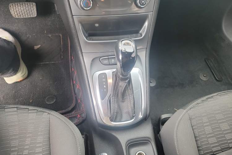 Used Buick Verano 2018 Hatchback 15S Automatic Ambition Model Gear Lever