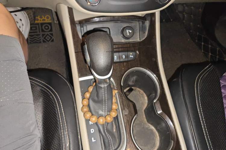 Used Buick Verano 2018 Sedan 15S Automatic Leading Model Gear Lever