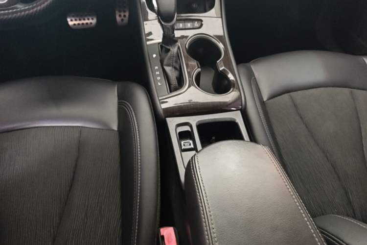 Used Buick Verano 2018 Sedan 20T Dual-Clutch Leading Model Gear Lever