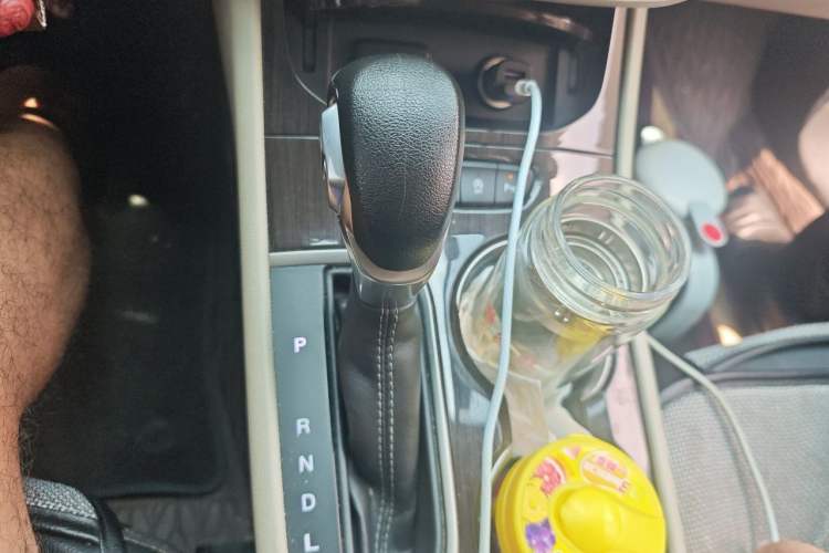 Used Buick Verano 2018 Sedan 15S Automatic Leading Model Gear Lever