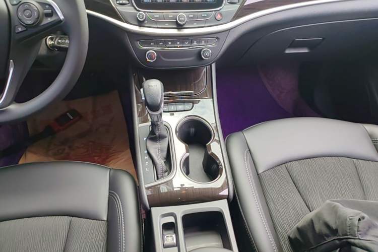Used Buick Verano 2018 Sedan 20T Dual-Clutch Leading Model Gear Lever