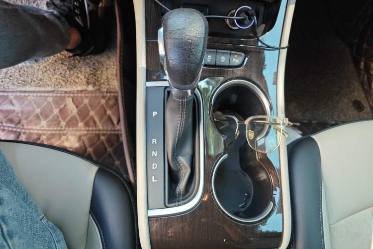 Used Buick Verano 2018 Sedan 15S Automatic Leading Model Gear Lever