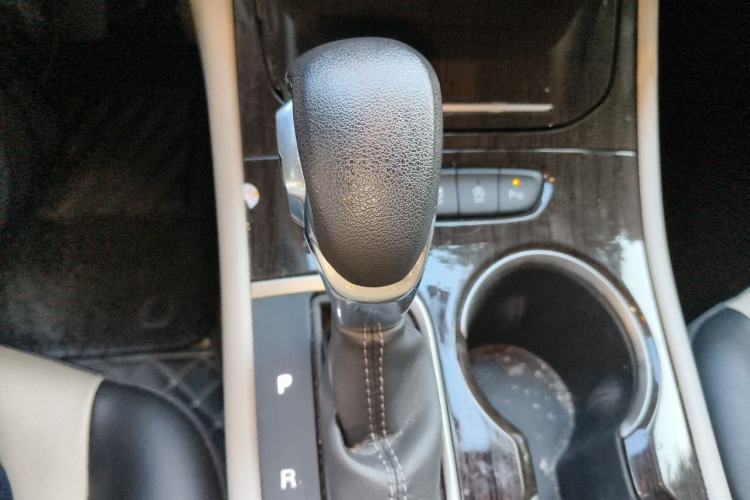 Used Buick Verano 2018 Sedan 15S Automatic Leading Model Gear Lever