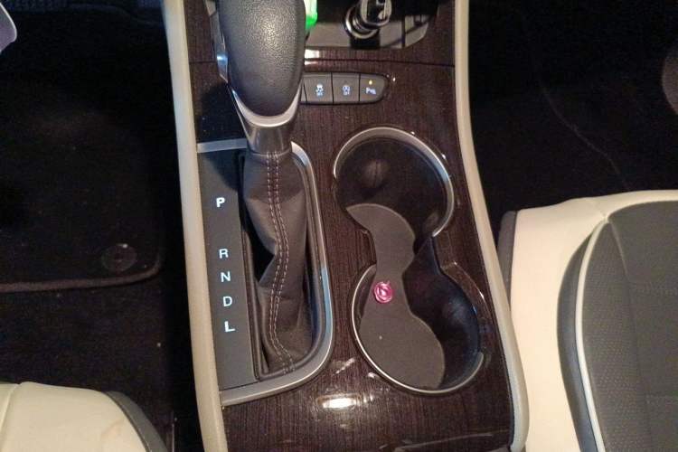 Used Buick Verano 2018 Sedan 15S Automatic Leading Model Gear Lever
