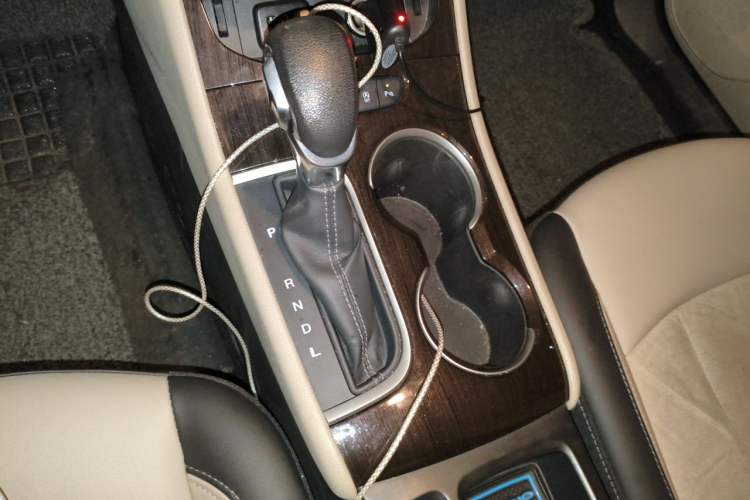Used Buick Verano 2018 Sedan 15S Automatic Leading Model Gear Lever