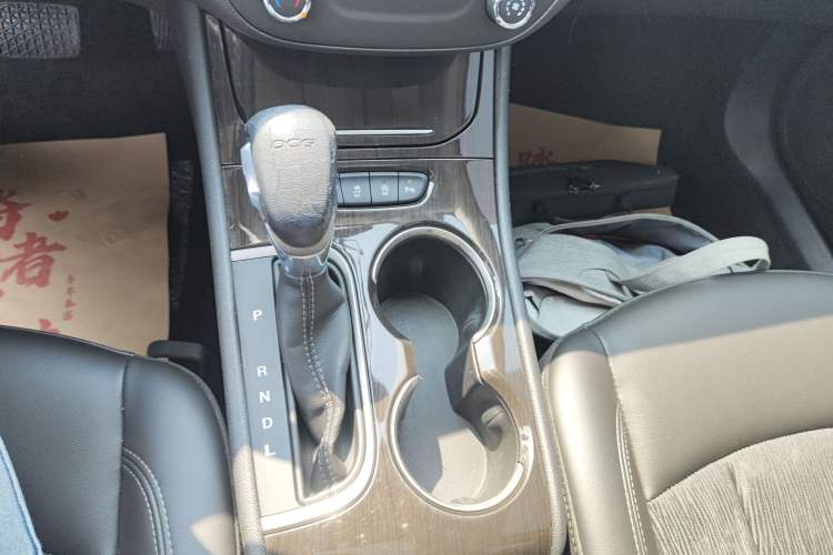 Used Buick Verano 2018 Sedan 20T Dual-Clutch Leading Model Gear Lever