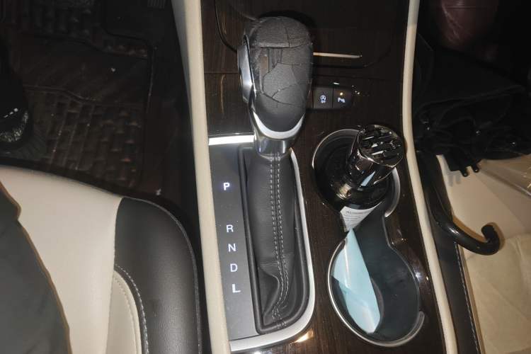 Used Buick Verano 2018 Sedan 15S Automatic Leading Model Gear Lever