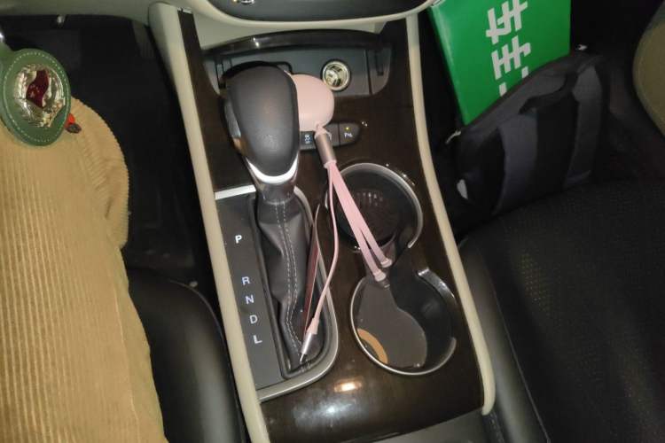 Used Buick Verano 2018 Sedan 15S Automatic Leading Model Gear Lever