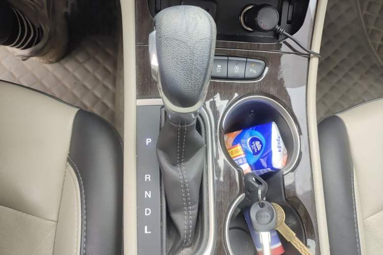 Used Buick Verano 2018 Sedan 15S Automatic Leading Model Gear Lever