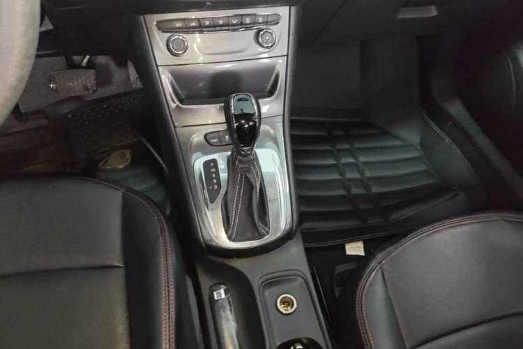 Used Buick Verano 2018 Hatchback 15S Automatic Ambition Model Gear Lever