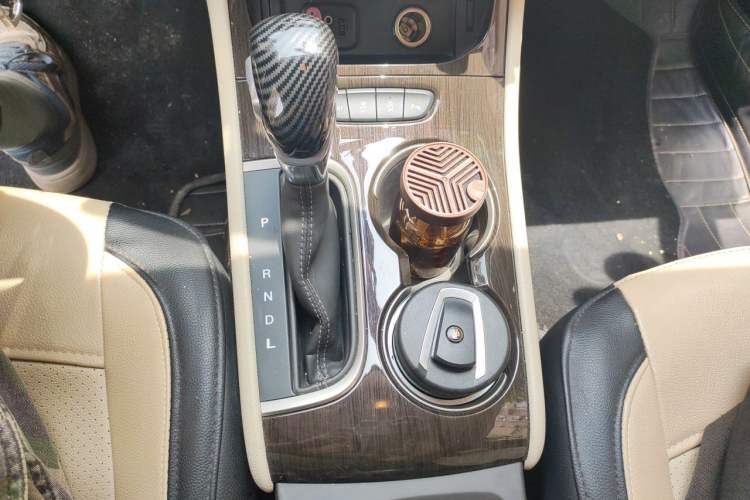 Used Buick Verano 2018 Sedan 15S Automatic Leading Model Gear Lever