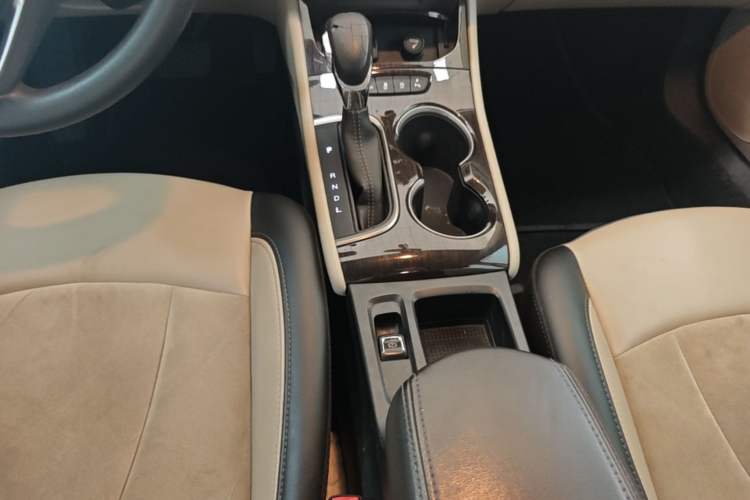 Used Buick Verano 2018 Sedan 15S Automatic Leading Model Gear Lever