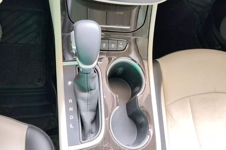 Used Buick Verano 2018 Sedan 15S Automatic Leading Model Gear Lever
