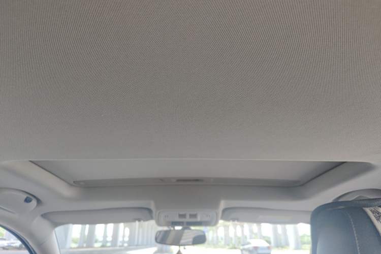 Used Buick Verano 2018 Sedan 20T Dual-Clutch Leading Model Headliner