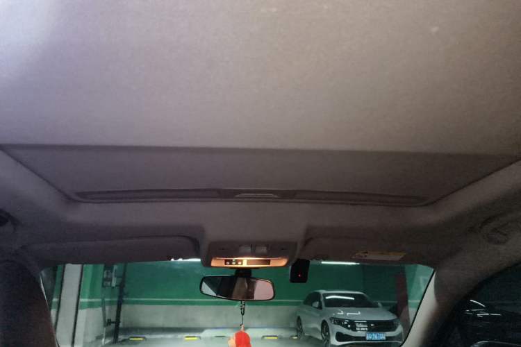 Used Buick Verano 2018 Sedan 20T Dual-Clutch Leading Model Headliner
