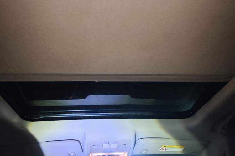 Used Buick Verano 2018 Sedan 20T Dual-Clutch Elite Model Headliner