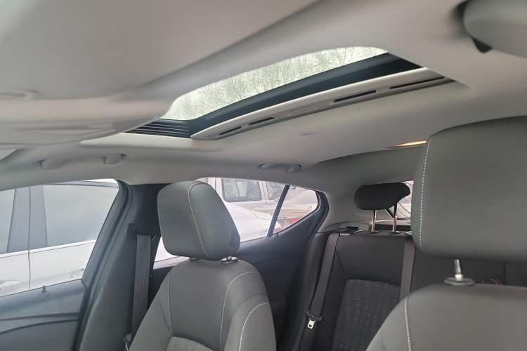 Used Buick Verano 2018 Hatchback 15S Automatic Ambition Model Headliner