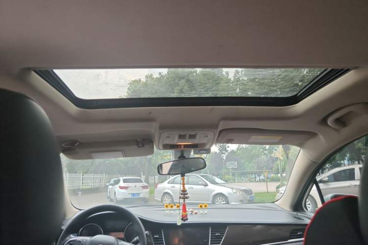 Used Buick Verano 2018 Sedan 20T Dual-Clutch Leading Model Headliner