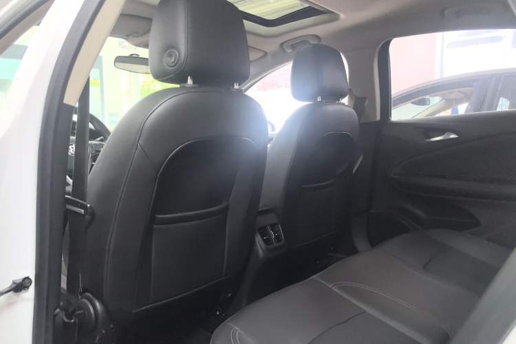 Used Buick Verano 2018 Sedan 20T Dual-Clutch Leading Model Headliner