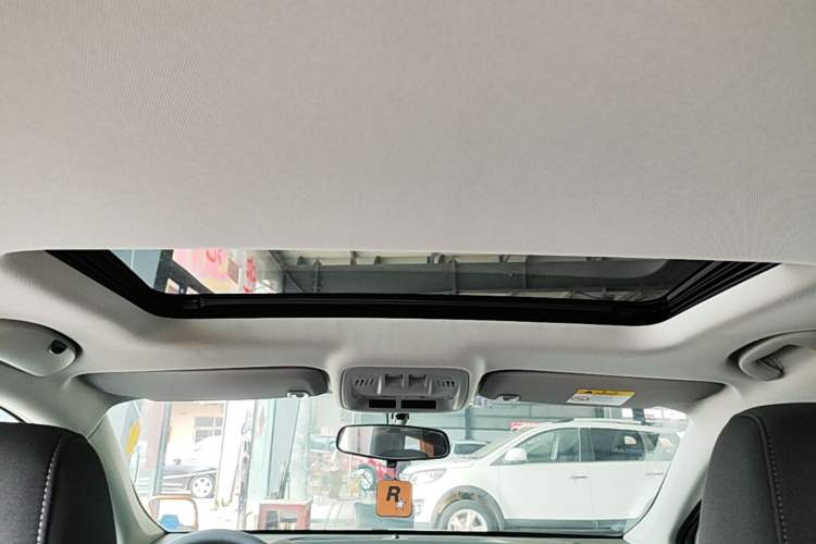Used Buick Verano 2018 Hatchback 15S Automatic Ambition Model Headliner