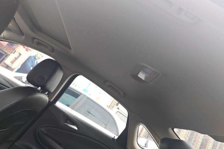 Used Buick Verano 2018 Sedan 20T Dual-Clutch Leading Model Headliner