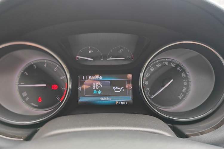 Used Buick Verano 2018 Sedan 20T Dual-Clutch Leading Model Instrument Cluster