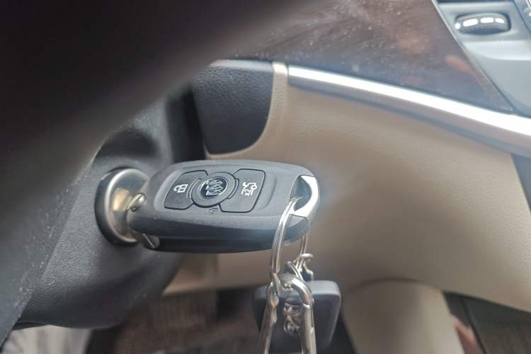 Used Buick Verano 2018 Sedan 15S Automatic Leading Model Interior 1