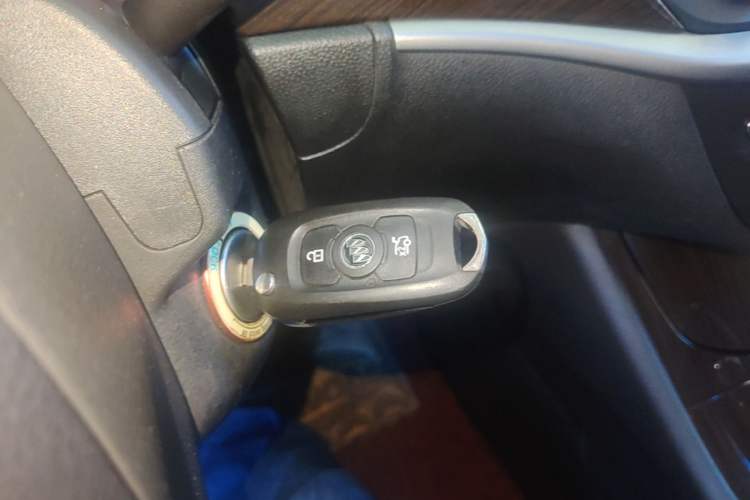 Used Buick Verano 2018 Sedan 20T Dual-Clutch Elite Model Interior 1