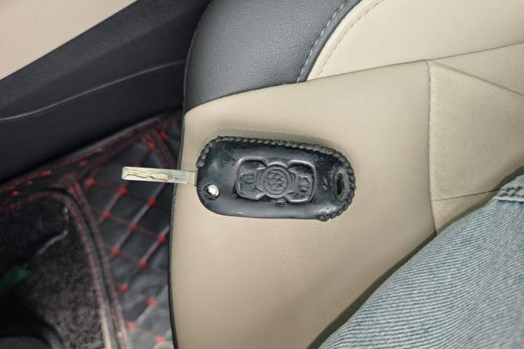 Used Buick Verano 2018 Sedan 15S Automatic Leading Model Interior 1