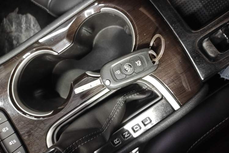 Used Buick Verano 2018 Sedan 20T Dual-Clutch Leading Model Interior 1