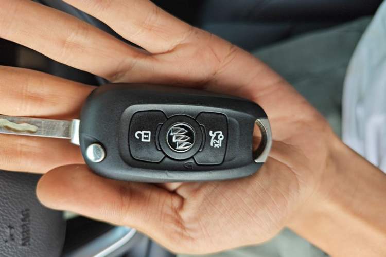 Used Buick Verano 2018 Sedan 20T Dual-Clutch Leading Model Interior 1