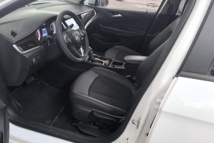 Used Buick Verano 2018 Sedan 20T Dual-Clutch Leading Model Interior 1