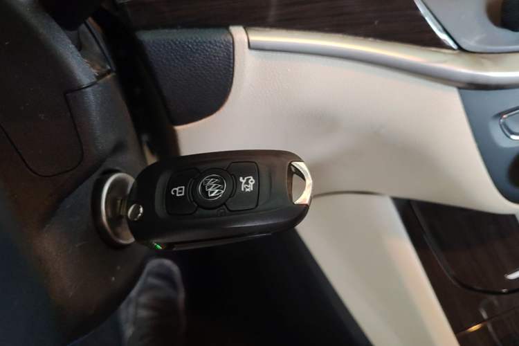 Used Buick Verano 2018 Sedan 15S Automatic Leading Model Interior 1