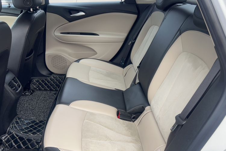 Used Buick Verano 2018 Sedan 15S Automatic Leading Model Interior 3