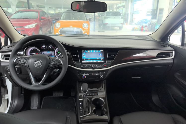 Used Buick Verano 2018 Sedan 20T Dual-Clutch Leading Model Interior 3