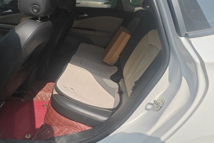 Used Buick Verano 2018 Sedan 15S Automatic Leading Model Interior 4