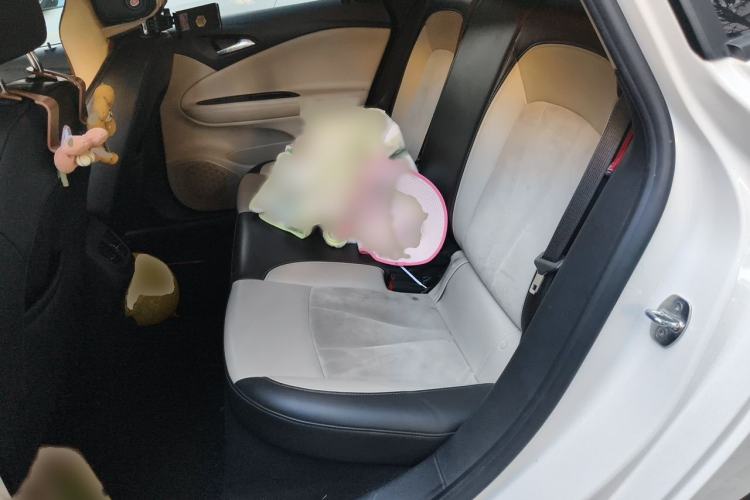 Used Buick Verano 2018 Sedan 15S Automatic Leading Model Interior 4
