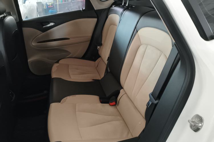 Used Buick Verano 2018 Sedan 15S Automatic Leading Model Interior 4