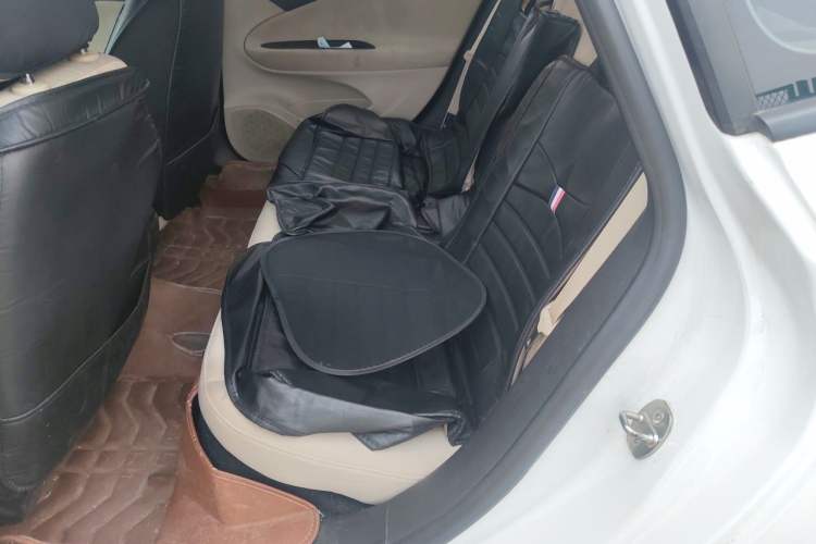Used Buick Verano 2018 Sedan 15S Automatic Entry Model Interior 4