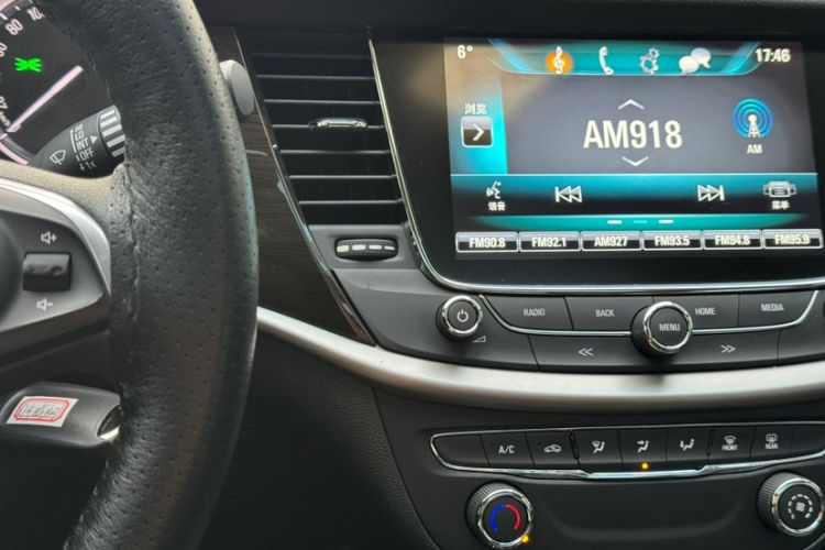 Used Buick Verano 2018 Sedan 20T Dual-Clutch Leading Model Interior 4