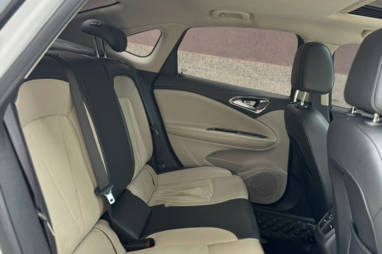 Used Buick Verano 2018 Sedan 15S Automatic Leading Model Interior 5